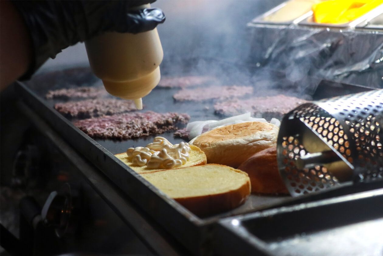 burger mit bacon bestellen